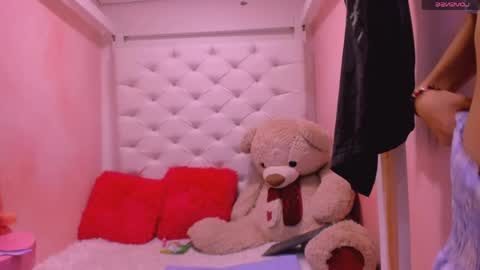Snapshot of eimy_skinny chatting on June 2026 01:26:01 PM eimy online show from June 2026 01:26:01 PM
