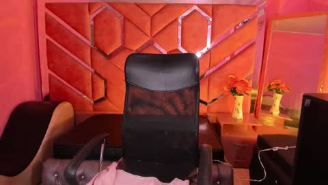 Snapshot of eimycute chatting on February 2026 01:25:01 PM Eimy online show from February 2026 01:25:01 PM