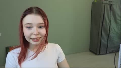 Snapshot of eipril_blushhh chatting on June 2026 11:19:05 AM Eipril online show from June 2026 11:19:05 AM
