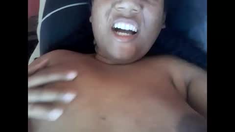 Eirondra Valeen online show from October 2025 01:21:02 PM