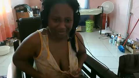 Eirondra Valeen online show from October 2025 01:45:01 PM