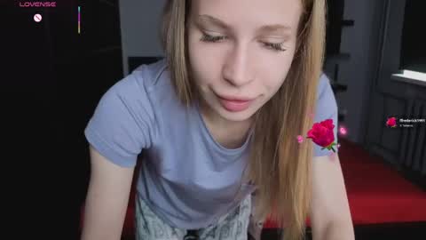 Snapshot of el1s_evans chatting on May 2026 08:07:02 AM please read my bio there is information about private shows and about my personality online show from May 2026 08:07:02 AM