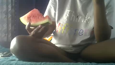 petite online show from October 2025 06:03:01 PM