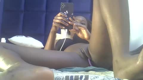 petite online show from October 2025 06:31:02 PM