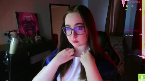 If you like it when I meow give me a thumbs up online show from October 2025 10:05:01 AM