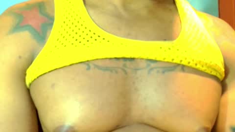 Snapshot of el_vecino_m chatting on May 2026 07:06:02 AM el_vecino_m online show from May 2026 07:06:02 AM