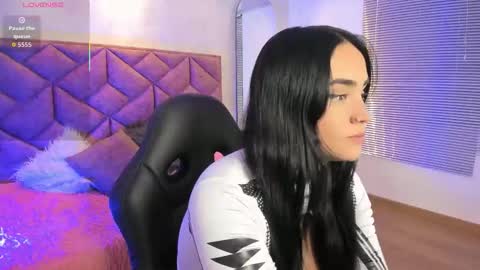 Elaia online show from January 2026 04:27:02 AM