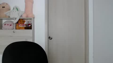 elandor online show from November 2025 07:15:01 PM