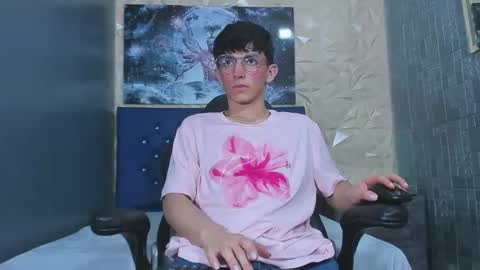 Snapshot of elangiraldo chatting on April 2026 10:40:01 PM Elan Giralon online show from April 2026 10:40:01 PM