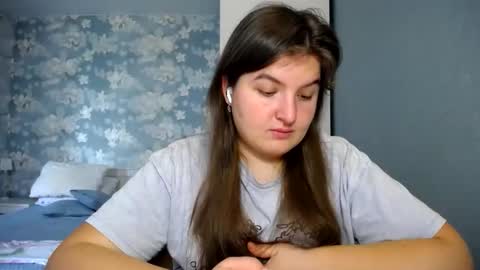 Elanis online show from March 2026 01:03:01 PM