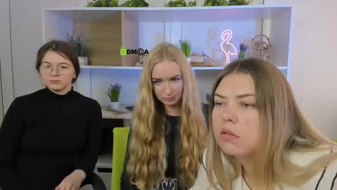 Snapshot of elara_jadie chatting on October 2025 08:44:02 AM Elara online show from October 2025 08:44:02 AM