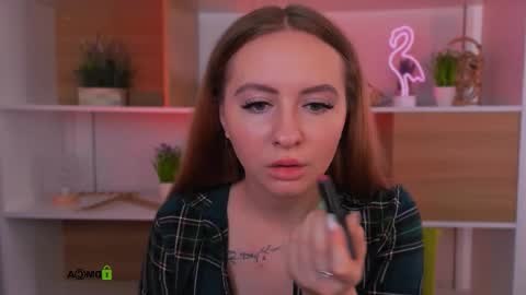 Snapshot of elara_jadie chatting on October 2025 08:46:02 AM Elara online show from October 2025 08:46:02 AM