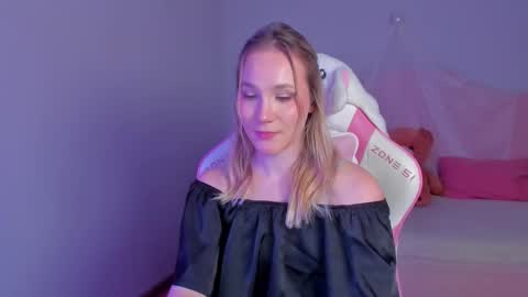 elaravoltage online show from March 2026 05:52:02 PM