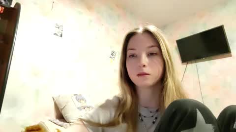 Snapshot of elaynecinco chatting on February 2026 12:23:01 PM MIa online show from February 2026 12:23:01 PM