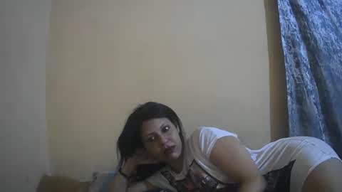 Isabella online show from December 2025 08:27:01 PM