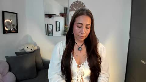 Snapshot of electra_hunt chatting on February 2026 10:47:02 PM Electra- Please help me reach 100 likes online show from February 2026 10:47:02 PM