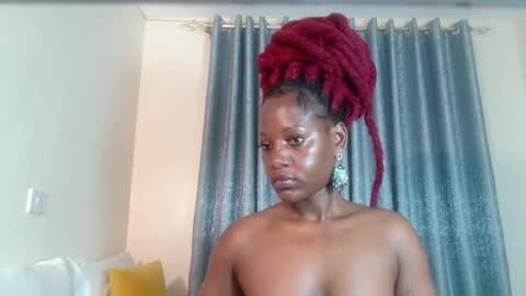 Snapshot of elegant_ebony chatting on December 2024 10:40:02 PM Nika online show from December 2024 10:40:02 PM