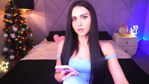 elegant_mysterious online show from December 2025 08:57:01 PM