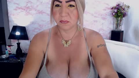 Snapshot of elektra_4_you chatting on February 2025 12:22:02 PM XIOMY   give LIKE on my page online show from February 2025 12:22:02 PM