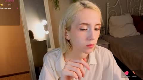 Snapshot of elen__moore chatting on April 2026 05:11:01 AM Elen online show from April 2026 05:11:01 AM