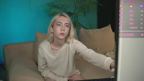 Snapshot of elen__moore chatting on May 2026 06:18:01 AM Elen online show from May 2026 06:18:01 AM