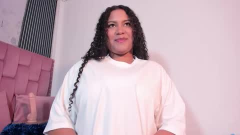 elena_wolff online show from November 2025 12:15:02 PM