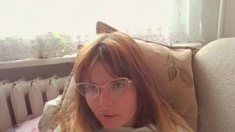 Elena online show from November 2025 11:57:02 AM