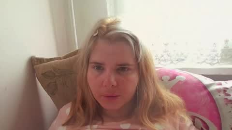 Elena online show from April 2026 03:00:01 PM