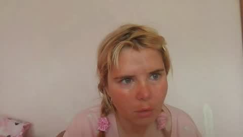 Snapshot of elenaflirt chatting on June 2026 08:17:01 AM Elena online show from June 2026 08:17:01 AM