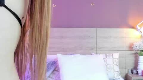 Snapshot of elenagilbert2 chatting on May 2026 03:29:02 PM Elena online show from May 2026 03:29:02 PM