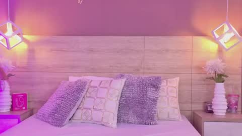 Snapshot of elenagilbert2 chatting on May 2026 02:46:01 PM Elena online show from May 2026 02:46:01 PM