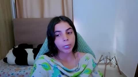 Snapshot of elenna_hotx chatting on May 2026 06:48:02 PM agnes online show from May 2026 06:48:02 PM