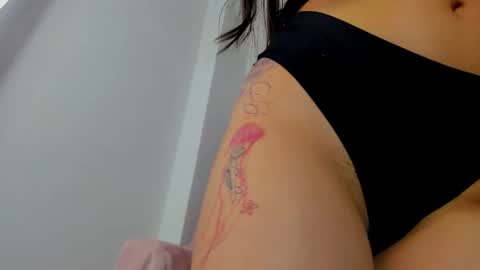 Elena  online show from January 2026 01:05:01 PM