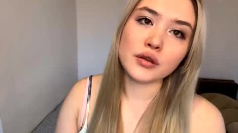 Agata online show from November 2025 05:20:01 AM