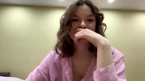 Mila online show from March 2026 05:39:01 PM