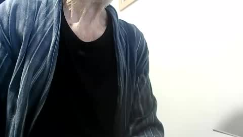 elfyonee online show from December 2025 07:14:02 AM