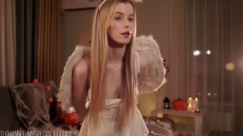 Snapshot of eli_journey chatting on October 2025 07:26:02 PM Eli online show from October 2025 07:26:02 PM