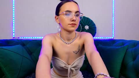 Snapshot of eliagrace chatting on June 2026 02:33:01 PM Elia online show from June 2026 02:33:01 PM