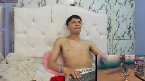 Elian Julian online show from November 2025 02:03:01 AM