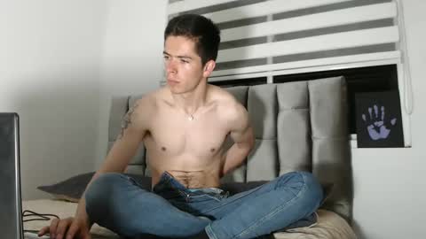 Snapshot of elian_tg chatting on January 2025 12:01:01 AM Elian online show from January 2025 12:01:01 AM