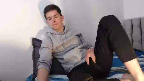 Elian online show from December 2025 07:53:02 PM