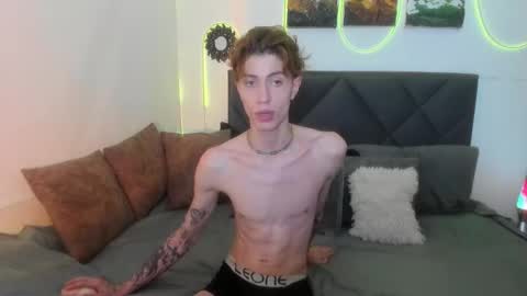 eliann_adam online show from December 2025 10:43:01 AM