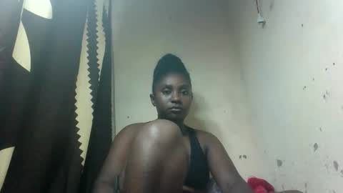 Snapshot of eliannee chatting on December 2025 08:46:01 PM eliannee online show from December 2025 08:46:01 PM