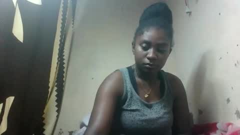 Snapshot of eliannee chatting on December 2025 04:07:02 AM eliannee online show from December 2025 04:07:02 AM