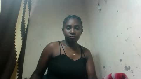 Snapshot of eliannee chatting on December 2025 06:53:02 AM eliannee online show from December 2025 06:53:02 AM