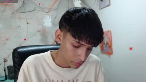 E L I A S online show from December 2024 06:59:02 AM