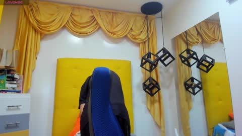 E L I A S online show from February 2025 09:53:02 AM