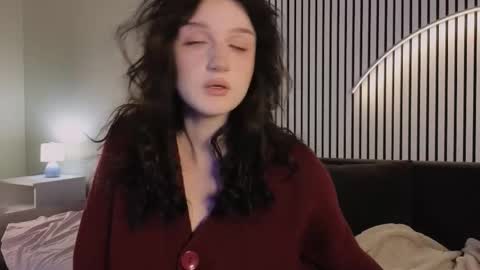 Ellie online show from October 2025 05:41:01 AM