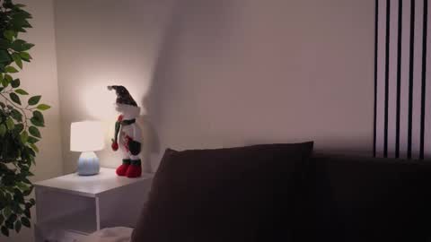 Ellie online show from November 2025 05:32:02 AM