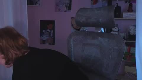 Ellie online show from December 2025 05:26:01 AM